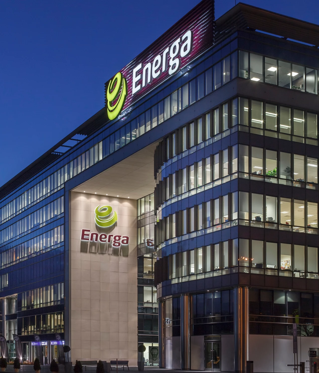 Przychody Grupy Energa w 2021 r. wzrosły o 10 proc. rdr i wyniosły 13,7 mld zł, a zysk netto przekroczył 0,9 mld zł