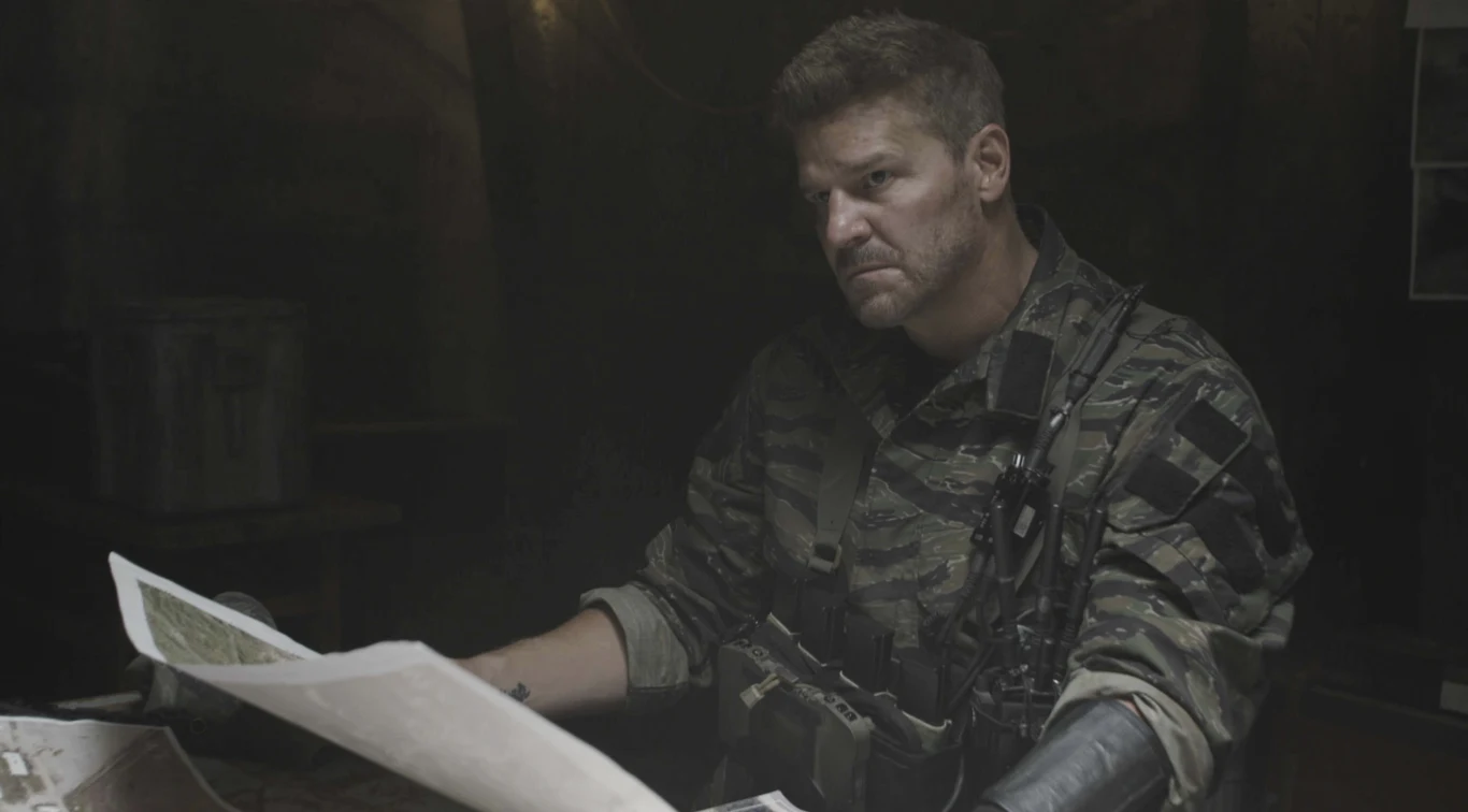 David Boreanaz jako Jason Hayes