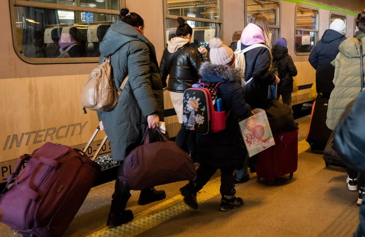 "Pomoc wychodzi na dobre uchodźcy, ale i pomagającemu, bo pozwala zredukować napięcie, poprawia samopoczucie i sprawia, że czujemy się potrzebni" "Pomoc wychodzi na dobre uchodźcy, ale i pomagającemu, bo pozwala zredukować napięcie, poprawia samopoczucie i sprawia, że czujemy się potrzebni"