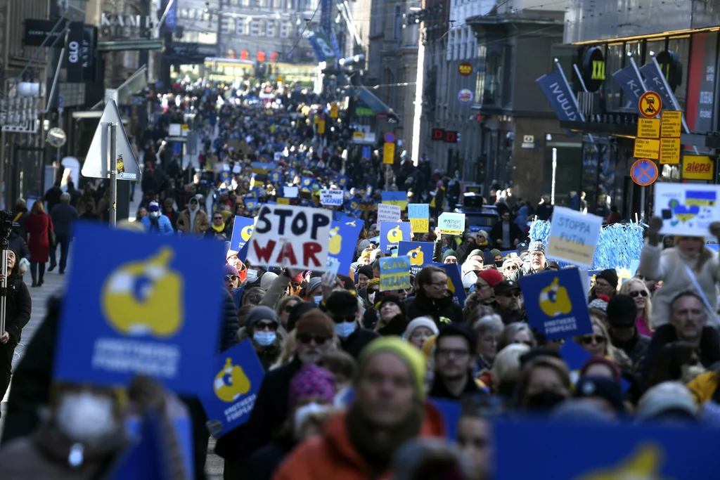 Demonstracja wsparcia dla Ukrainy w Helsinkach Demonstracja wsparcia dla Ukrainy w Helsinkach