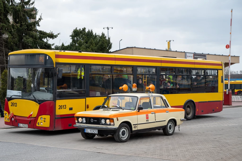 Jelcze pojawił się w Łodzi w 1963 roku. Teraz zastępują je pojazdy elektryczne i hybrydowe, głównie Solarisy i Mercedesy