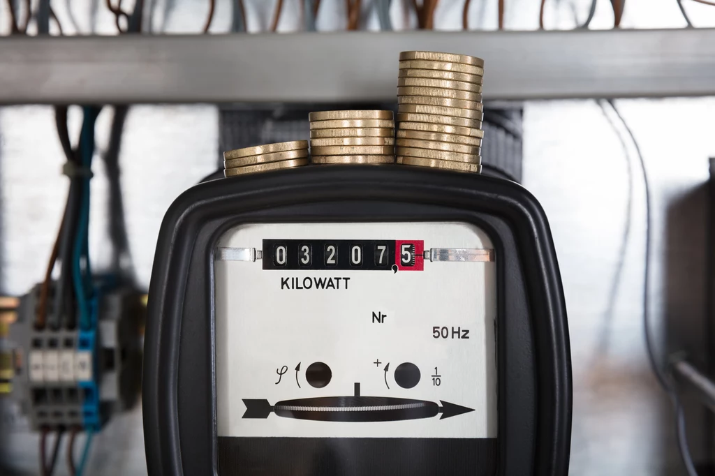 Ceny energii elektrycznej we wnioskach taryfowych przedsiębiorstw energetycznych powinny być zbliżone do 500 zł za MWh - mówi wiceprezes URE