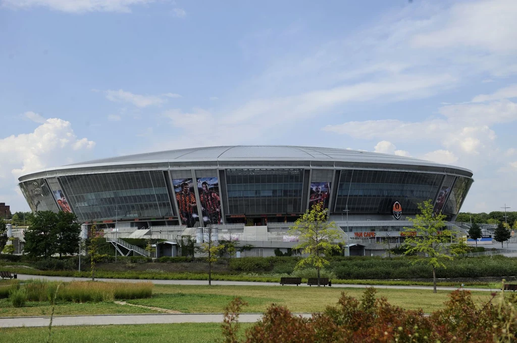 Stadion Szachtara, Donbass Arena, ucierpiał już w 2014 roku, podczas wojny w Donbasie i został wyłączony z użytkowania