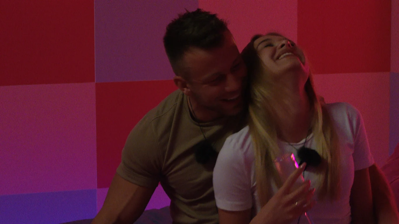 "Love Island. Wyspa Miłości" "Love Island. Wyspa Miłości"