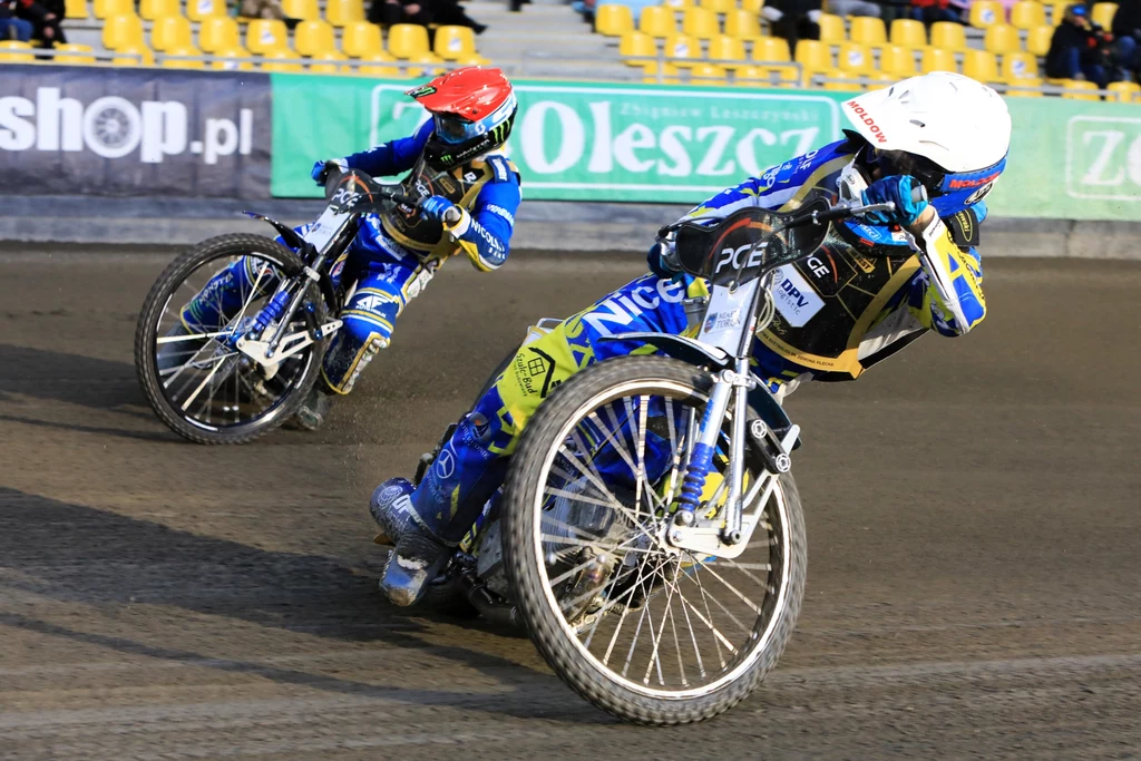 Nicki Pedersen, a w tle Jack Holder Nicki Pedersen, a w tle Jack Holder