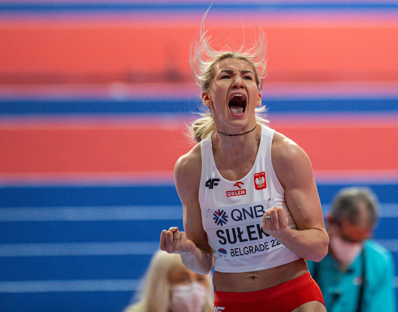 Adrianna Sułek. Ma tylko 23 lata i w perspektywie jeszcze wiele sezonów, w czasie których może sięgać po najwyższe laury – a mimo to lista jej dotychczasowych osiągnięć już jest bardzo imponująca. Ostatni rok stanowił tylko potwierdzenie jej niezwykle wysokich umiejętności. Nasza zawodniczka przede wszystkim zdobyła halowe wicemistrzostwo świata w pięcioboju podczas zmagań w Belgradzie, a do tego dorzuciła srebro w siedmioboju na mistrzostwach Europy w Monachium. Zabrakło naprawdę niewiele, a cieszyłaby się również przynajmniej z brązowego krążka na MŚ w Eugene, ale ostatecznie była tam czwarta wśród siedmioboistek. To jednak nie zmienia faktu, że Sułek ma za sobą wyśmienity czas! 