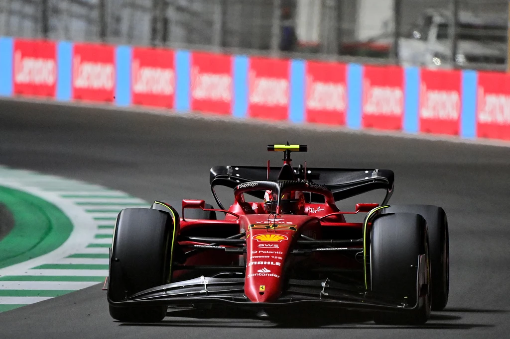 F1: GP Australii. Terminarz i program transmisji. Gdzie oglądać? Na zdjęciu bolid Ferrari