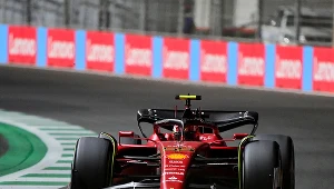 F1: GP Australii. Terminarz i program transmisji. Gdzie oglądać? Na zdjęciu bolid Ferrari
