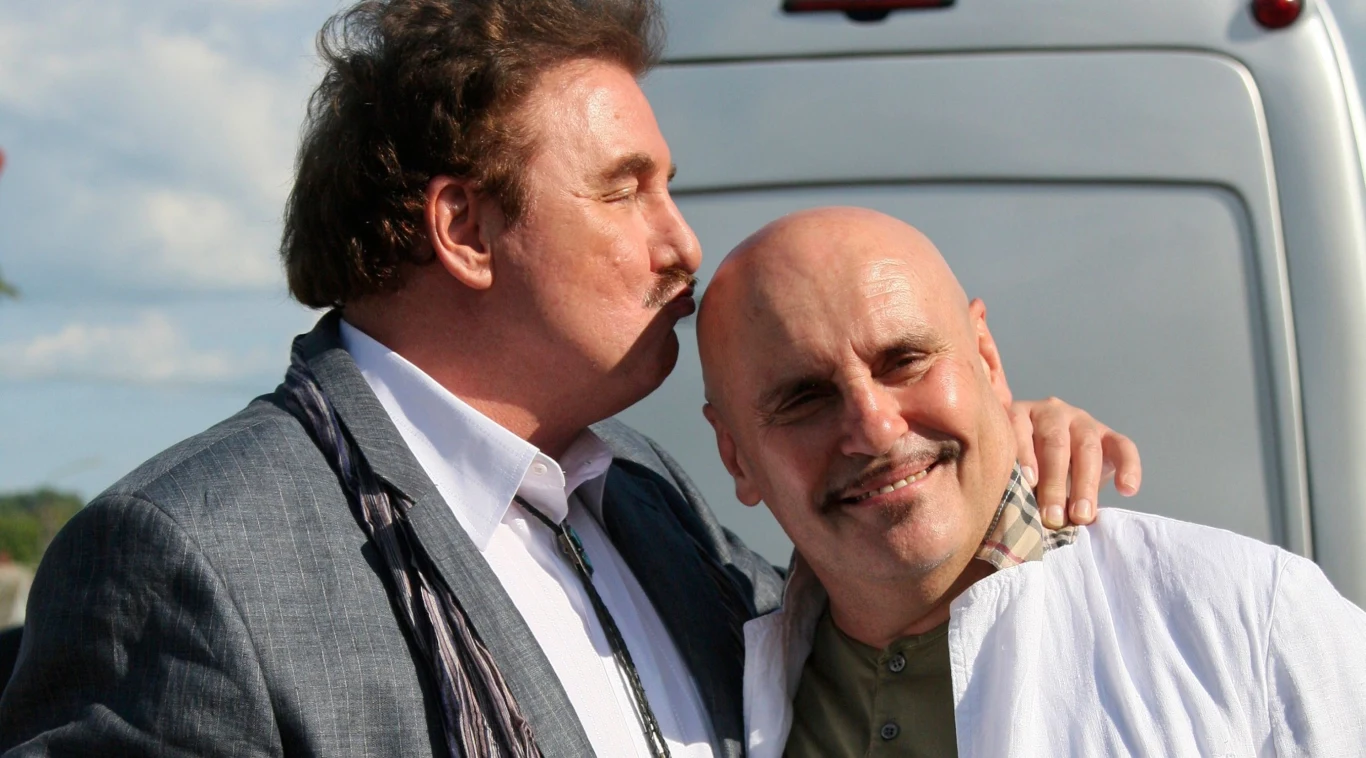 Krzysztof Krawczyk i Marian Lichtman nie tylko pracowali razem, ale byli również serdecznymi przyjaciółmi Krzysztof Krawczyk i Marian Lichtman nie tylko pracowali razem, ale byli również serdecznymi przyjaciółmi