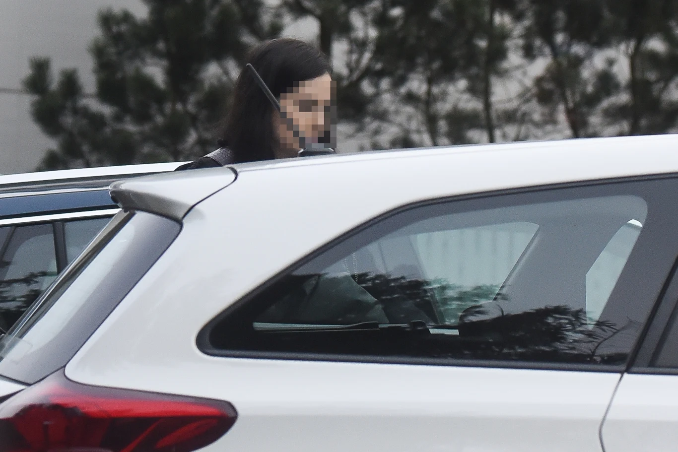 Tajemnicza towarzyszka Marcina Hakiela. Tajemnicza towarzyszka Marcina Hakiela.