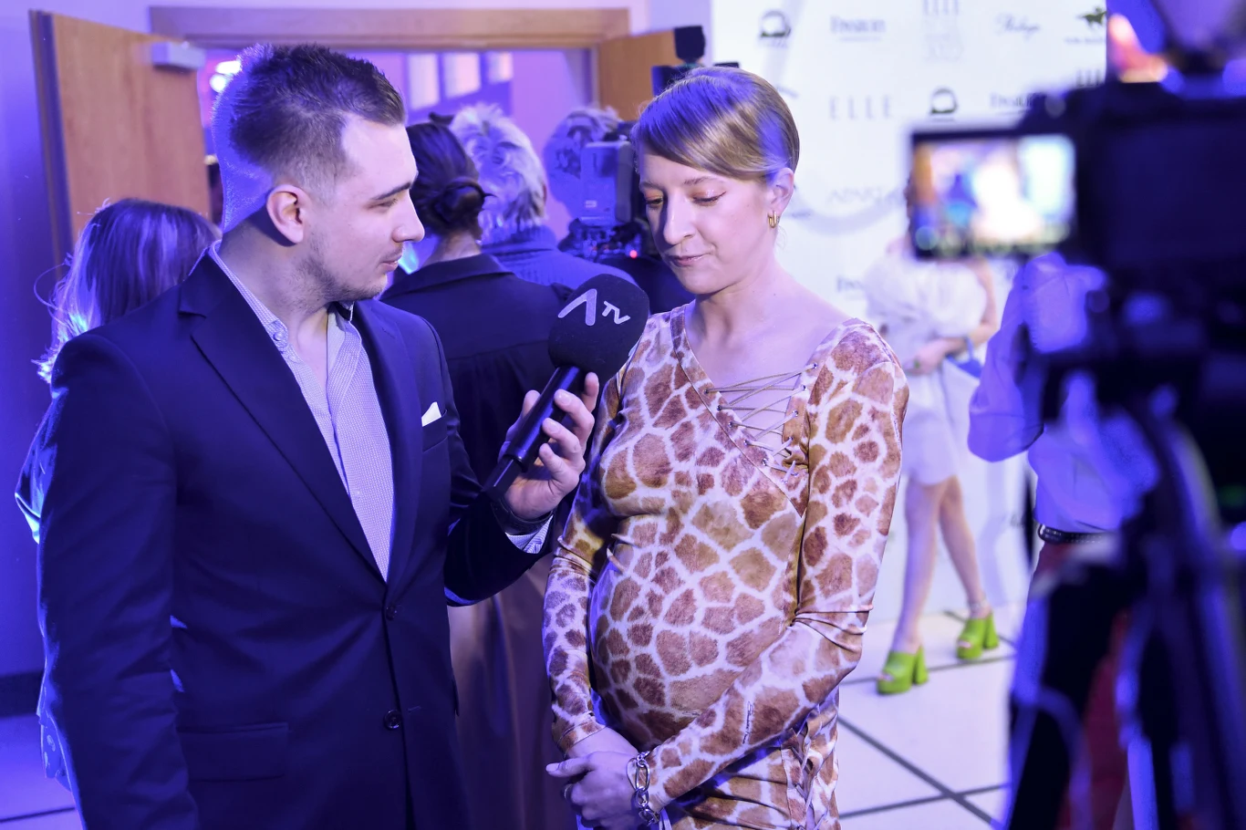 Widać, że ciąża Lary Gessler jest już na bardzo zaawansowanym etapie Widać, że ciąża Lary Gessler jest już na bardzo zaawansowanym etapie