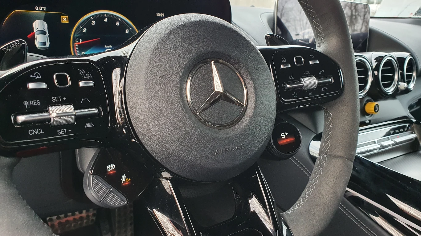 Mercedes-AMG GT R Mercedes-AMG GT R