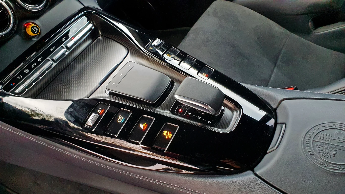 Mercedes-AMG GT R Mercedes-AMG GT R