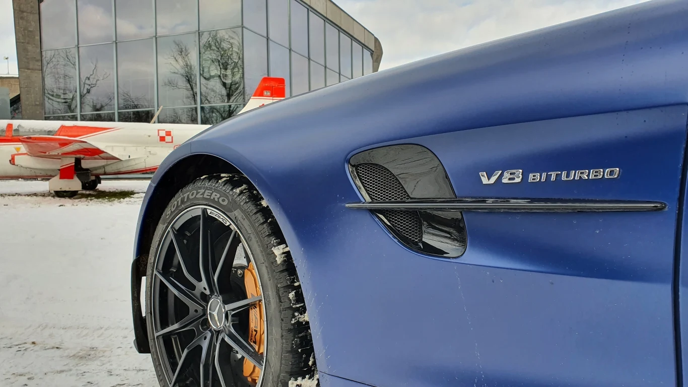 Mercedes-AMG GT R Mercedes-AMG GT R