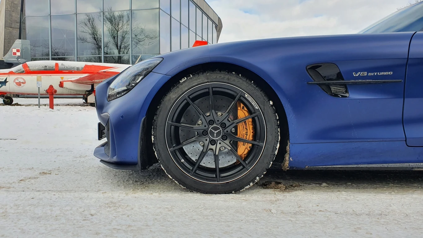 Mercedes-AMG GT R Mercedes-AMG GT R