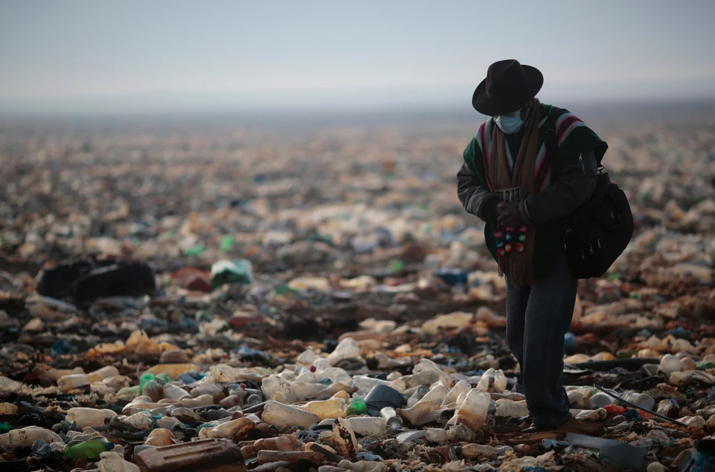 Świat jest zalewany śmieciami z plastiku. Ich szkodliwy wpływ na nasze zdrowie jest nieunikniony