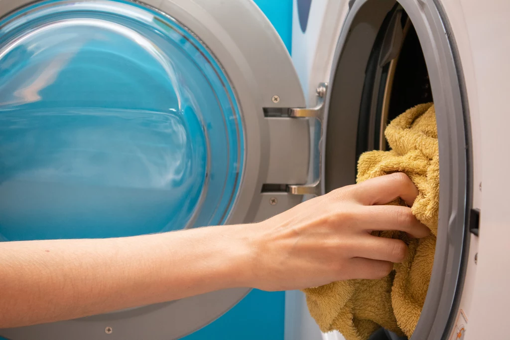 Odpowiednie pranie ręczników oraz pościeli sprawi, że tkaniny będą służyć przez lata 