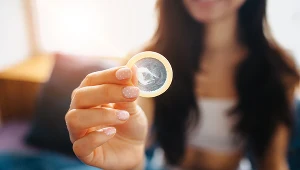 Najprostszym sposobem na uniknięcie przykrych dolegliwości jest regularne stosowanie prezerwatywy 