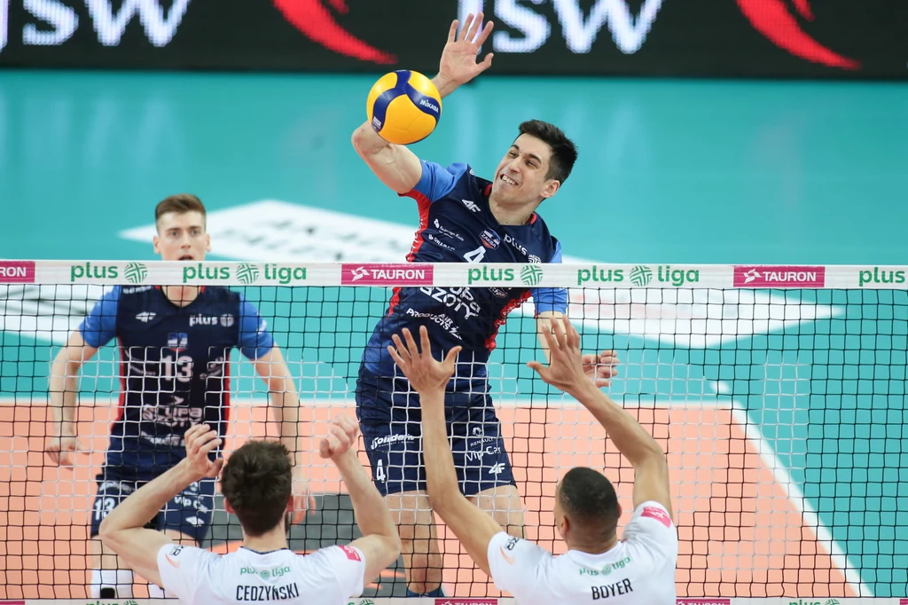 ZAKSA Kędzierzyn-Koźle i Jastrzębski Węgiel w niedzielę spotkały się w PlusLidze. Górą byli kędzierzynianie, którzy wygrali 3:0 ZAKSA Kędzierzyn-Koźle i Jastrzębski Węgiel w niedzielę spotkały się w PlusLidze. Górą byli kędzierzynianie, którzy wygrali 3:0