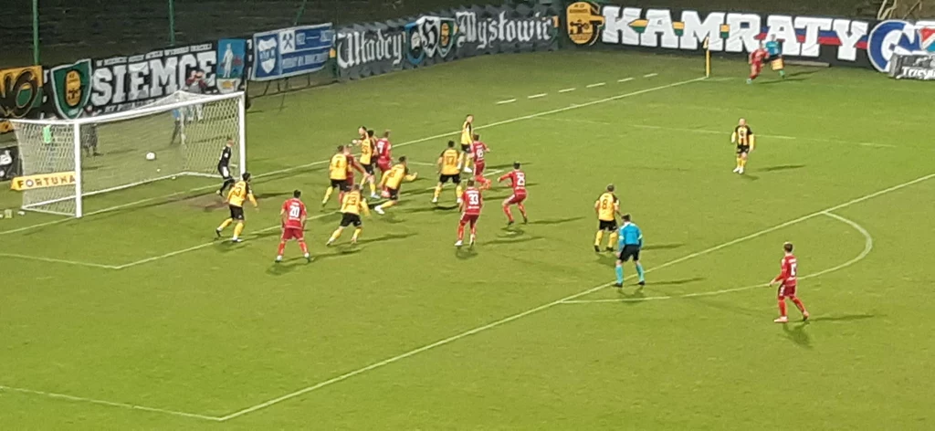 Mecz pierwszoligowy między GKS-em Katowice a Widzewem Łódź Mecz pierwszoligowy między GKS-em Katowice a Widzewem Łódź