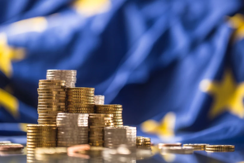 Spór z UE oraz inflacja i wojna w centrum obaw Polaków 