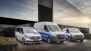 Mercedes-Benz wyprodukował już 25 000 elektrycznych vanów. W 2017 roku zaprezentowano eVito (pierwszy od prawej), następnie w 2019 roku zadebiutował eSprinter a rok później EQV (po lewej)