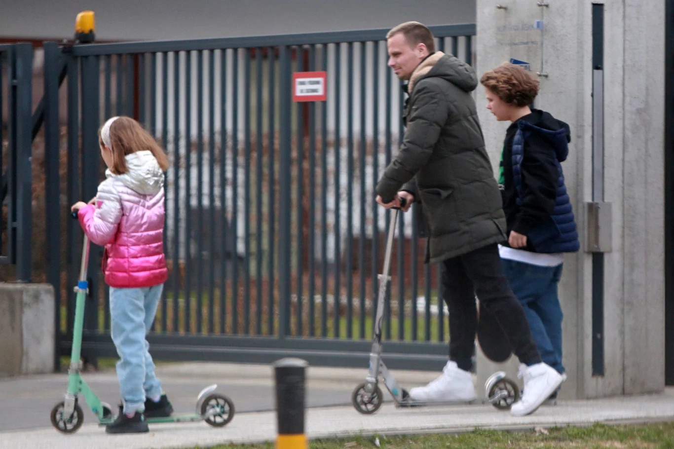 Marcin Hakiel z dziećmi Marcin Hakiel z dziećmi