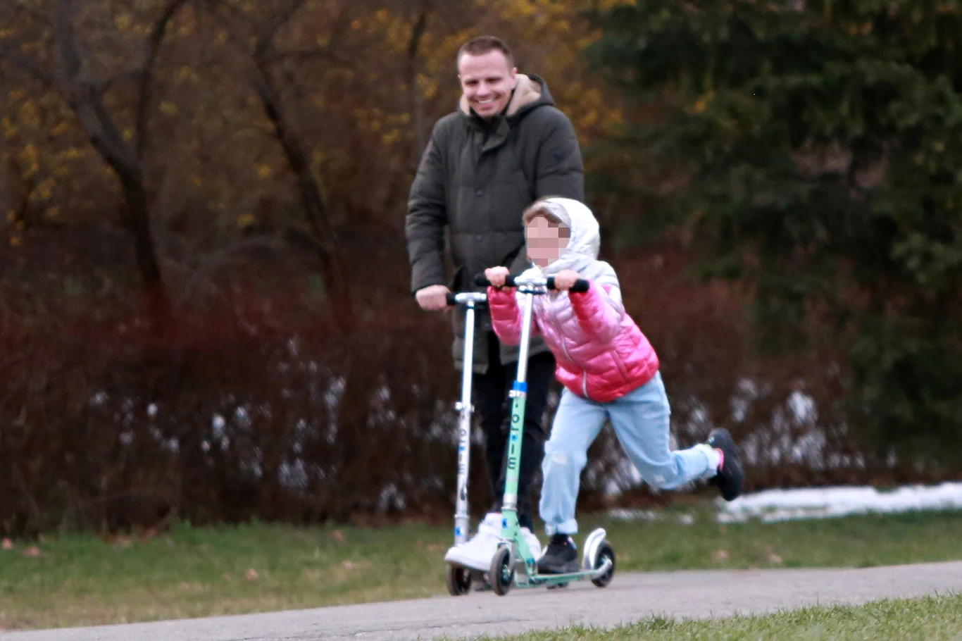 Marcin Hakiel z dziećmi Marcin Hakiel z dziećmi