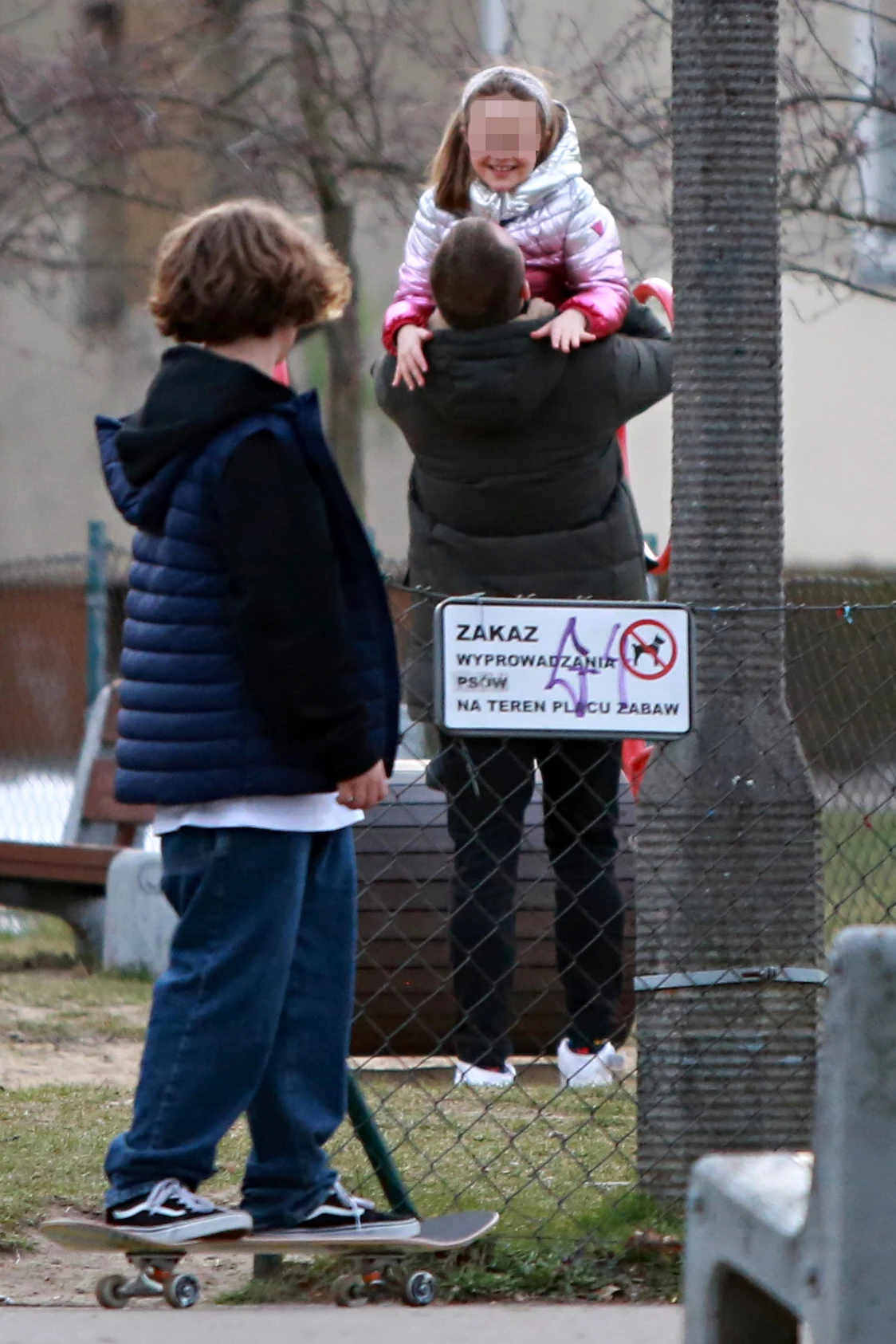 Marcin Hakiel z dziećmi Marcin Hakiel z dziećmi