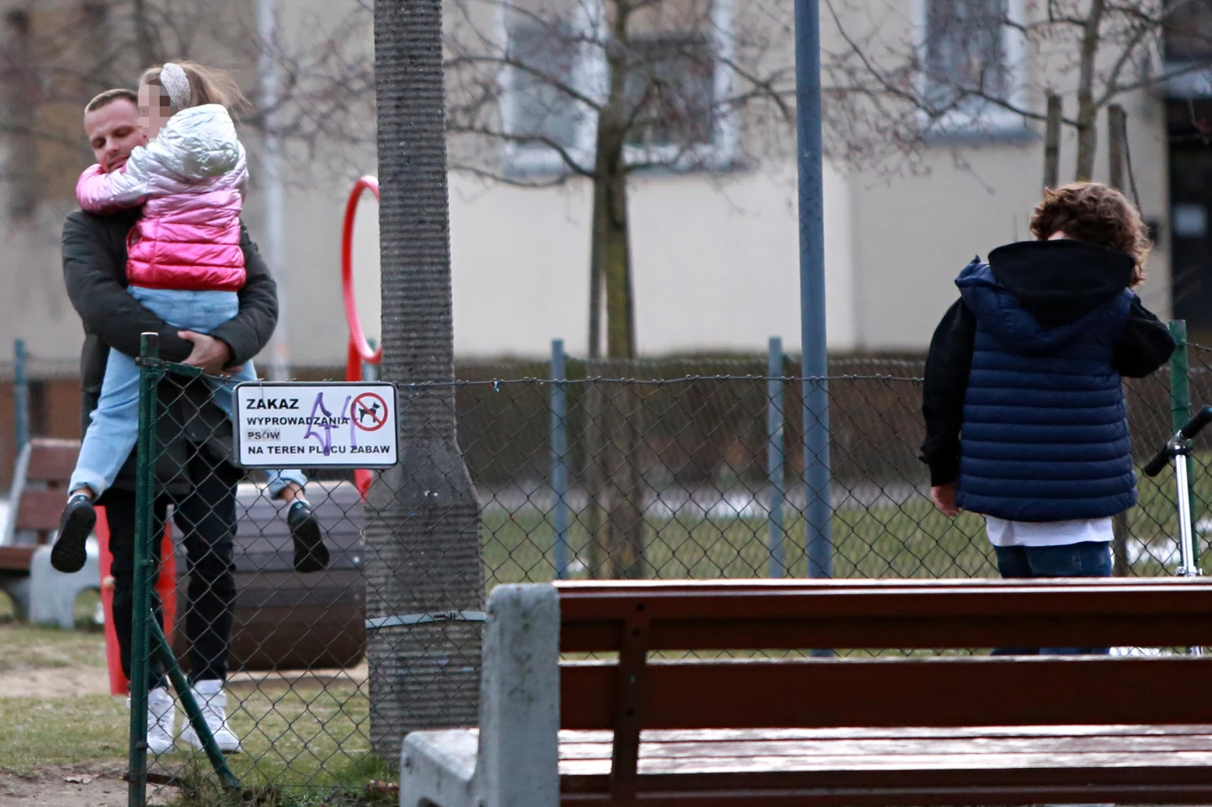 Marcin Hakiel z dziećmi Marcin Hakiel z dziećmi