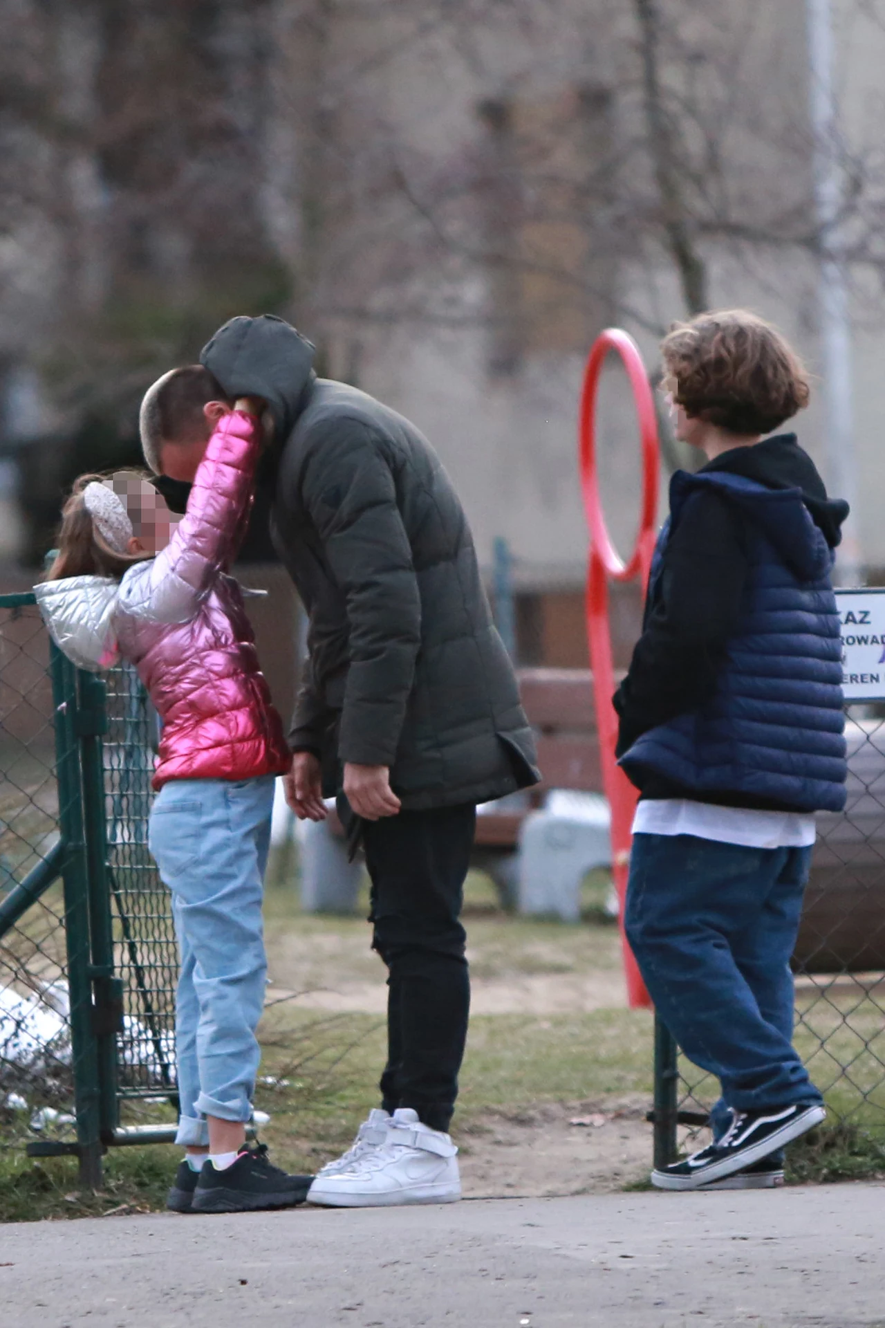 Marcin Hakiel z dziećmi Marcin Hakiel z dziećmi