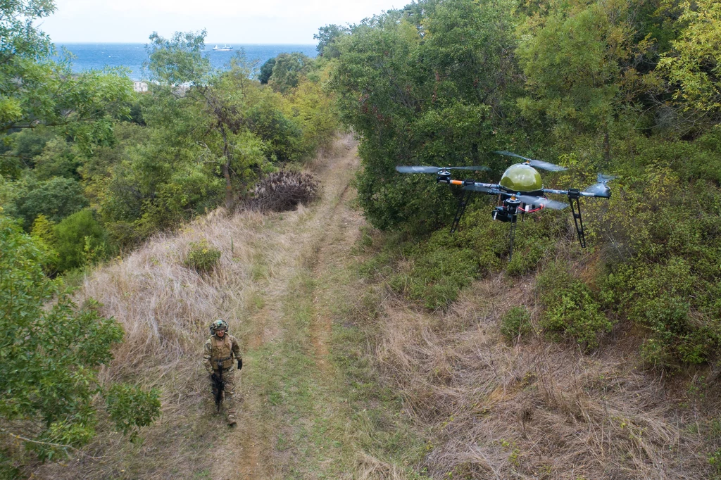 Nie można uciec przed dronem - przekonał się o tym jeden z rosyjskich żołnierzy