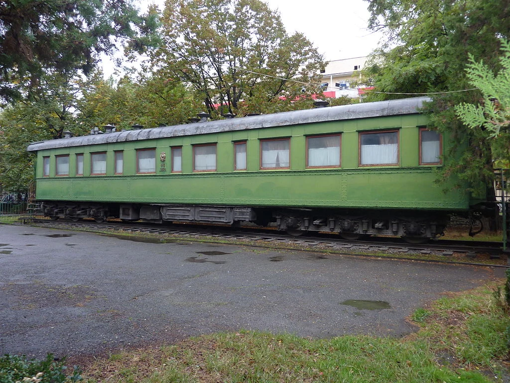 Opancerzony wagon, którym podróżował Stalin, w zbiorach Muzeum Józefa Stalina w Gori