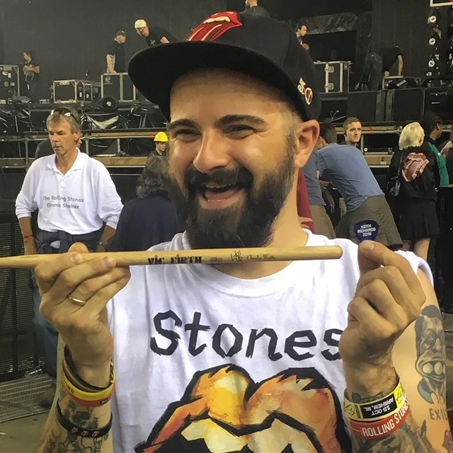 Koncerty Stonesów są dla fanów jak festiwal radości. Paweł ze złapanymi pałeczką i kostką gitarową