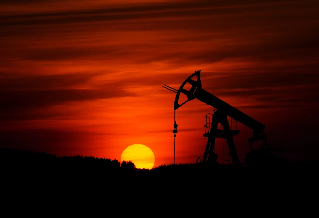Metan jest najczęściej uwalniany podczas odwiertów ropy. Z roku na rok, do atmosfery trafia go coraz więcej.