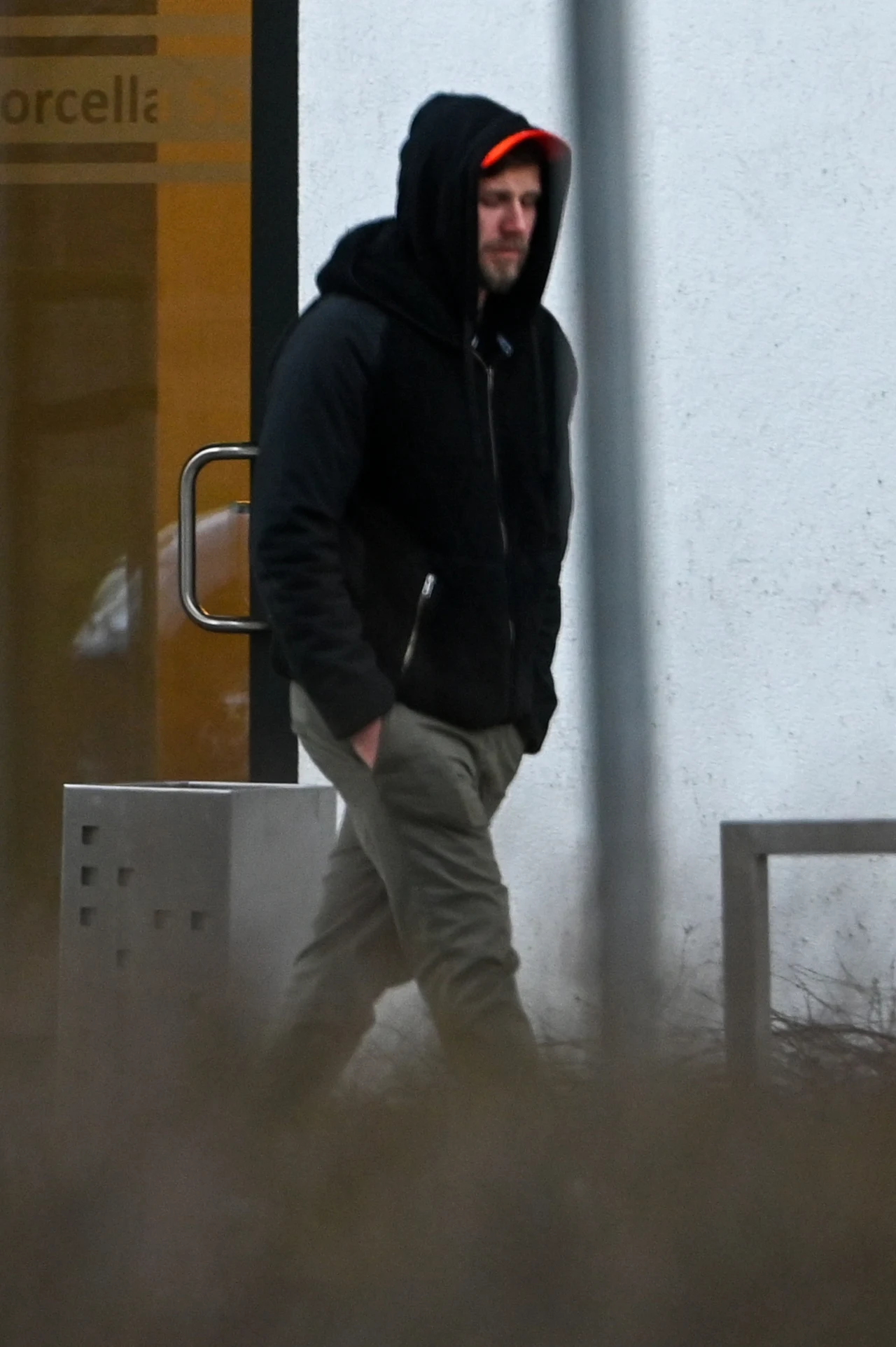 Antek Królikowski pod domem Joanny Opozdy