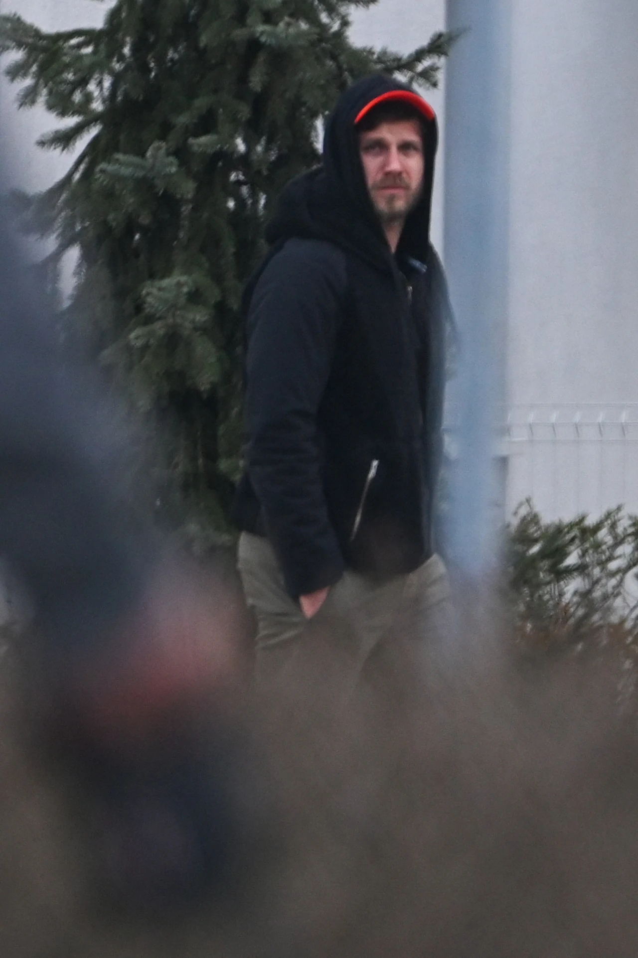 Antek Królikowski pod domem Joanny Opozdy