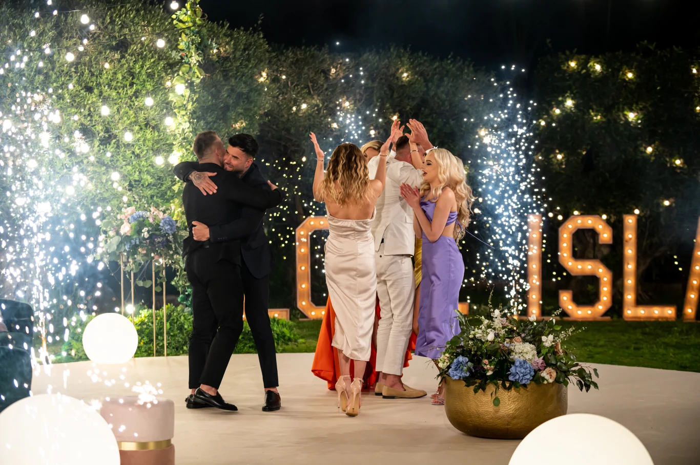 "Love Island. Wyspa Miłości" "Love Island. Wyspa Miłości"