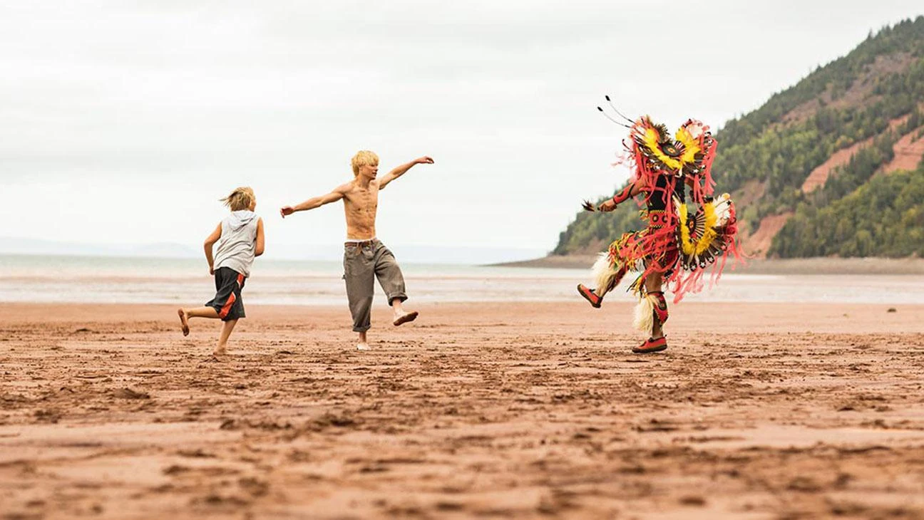 Kadr z filmu "Wildhood"