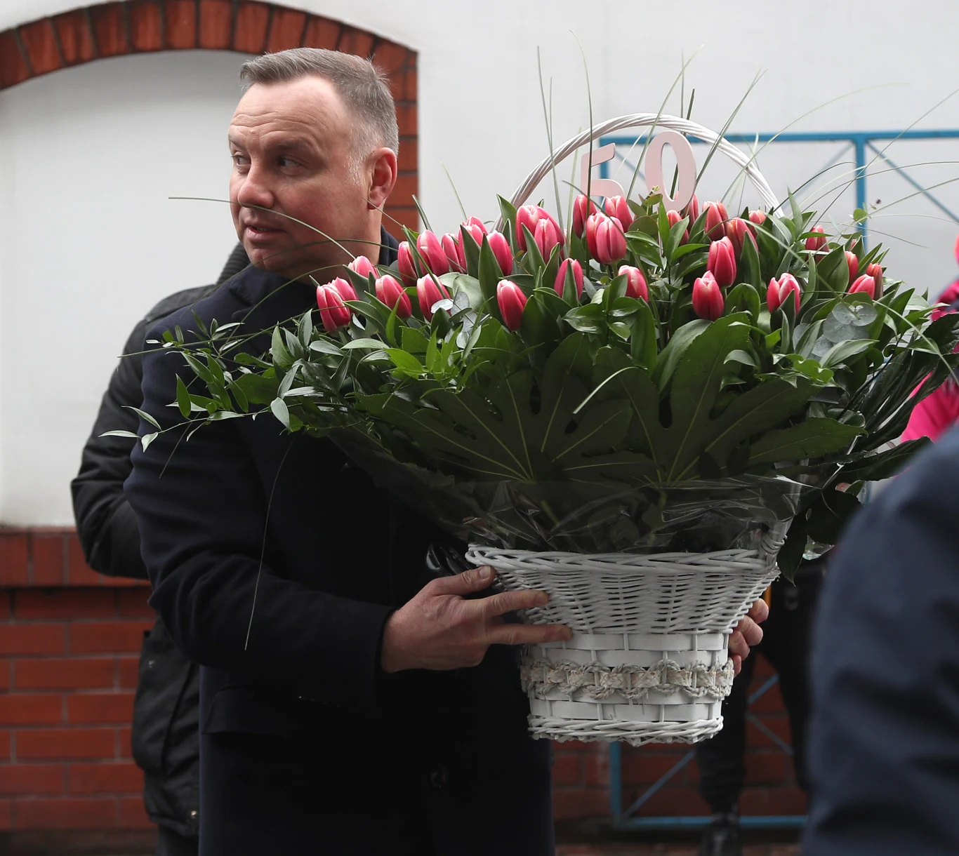 Andrzej Duda kupił żonie 50 tulipanów Andrzej Duda kupił żonie 50 tulipanów