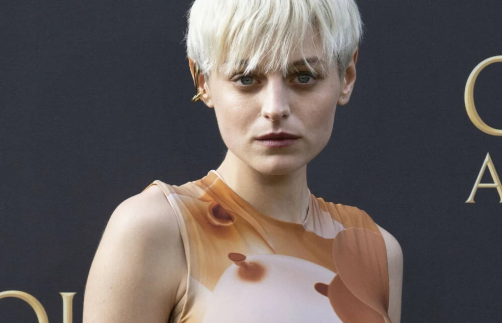 Emma Corrin Emma Corrin