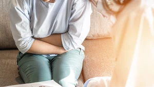 Mikroskopowe zapalenie jelita grubego występuje najczęściej u osób w wieku od 50 do 70 lat