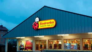 Biedronka przyznała pracownikom po 2,8 tys. zł nagrody za 2021 r.