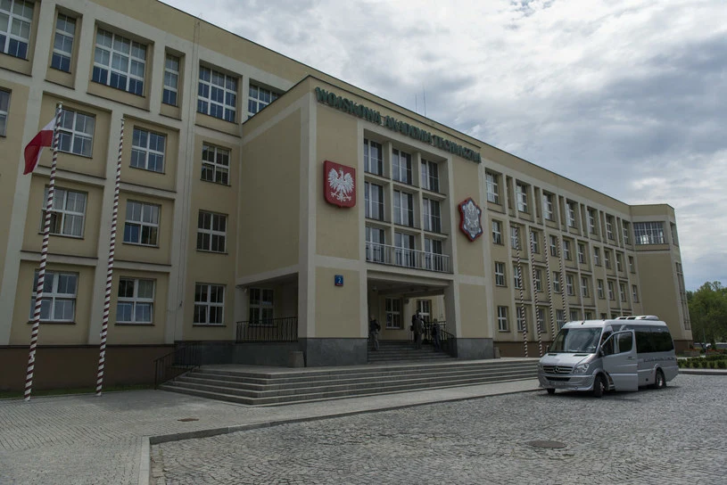 Budynek Wojskowej Akademii Technicznej, w której w czasach PRL-u odbywały się prace nad kontrolowaną mikrosyntezą termojądrową