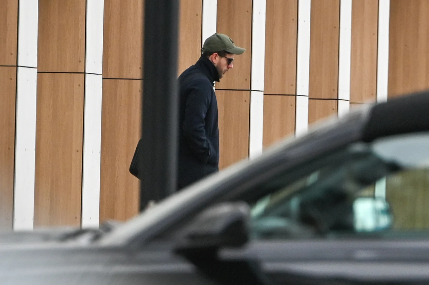 Antek Królikowski w drodze do szpitala