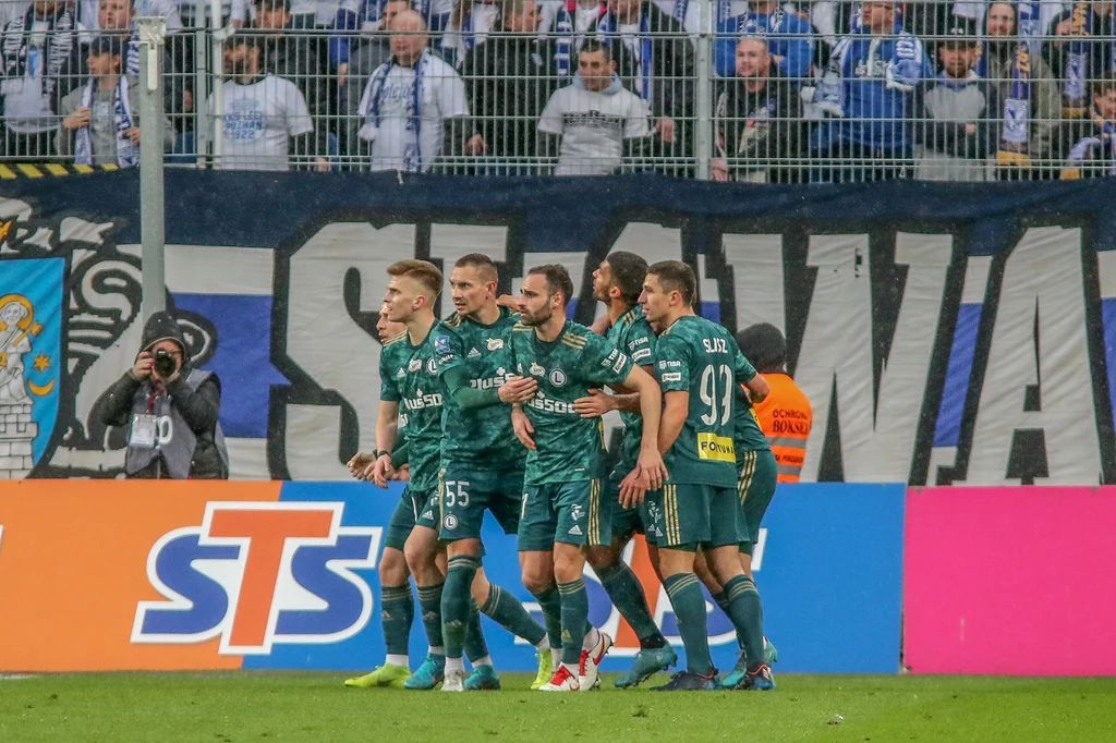 PKO Ekstraklasa: Legia Warszawa - Piast Gliwice. O której początek meczu? Gdzie oglądać? Transmisja w tv i stream online. Na zdjęciu piłkarze Legii PKO Ekstraklasa: Legia Warszawa - Piast Gliwice. O której początek meczu? Gdzie oglądać? Transmisja w tv i stream online. Na zdjęciu piłkarze Legii