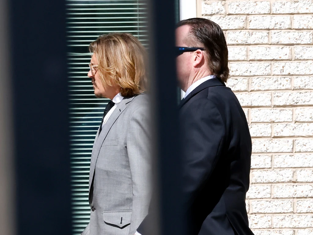 Gwiazdor uciekał przed fotoreporterami  Gwiazdor uciekał przed fotoreporterami