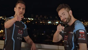 Od lewej: Arkadiusz Milik i Patryk Rojewski - fragment filmu promującego kampanię Day of Duel