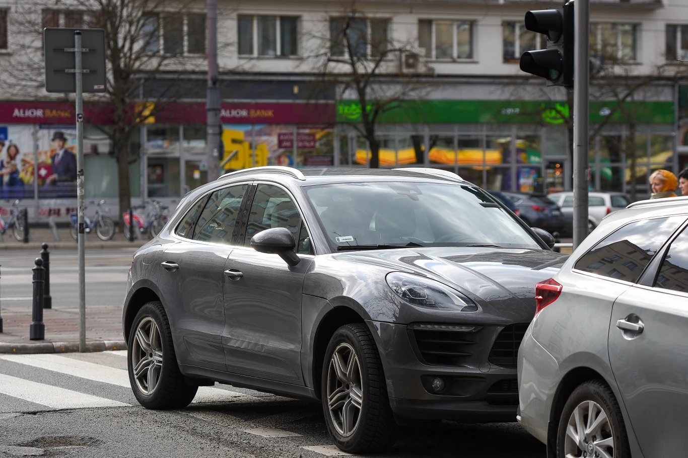 Ania Wendzikowska na ulicach Warszawy Ania Wendzikowska na ulicach Warszawy