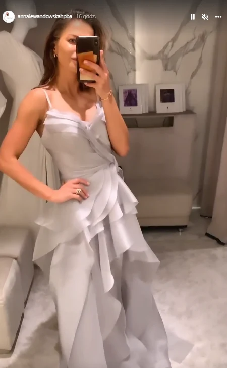 Anna Lewandowska paraduje w sukni ślubnej @annalewandowskahpba Anna Lewandowska paraduje w sukni ślubnej @annalewandowskahpba